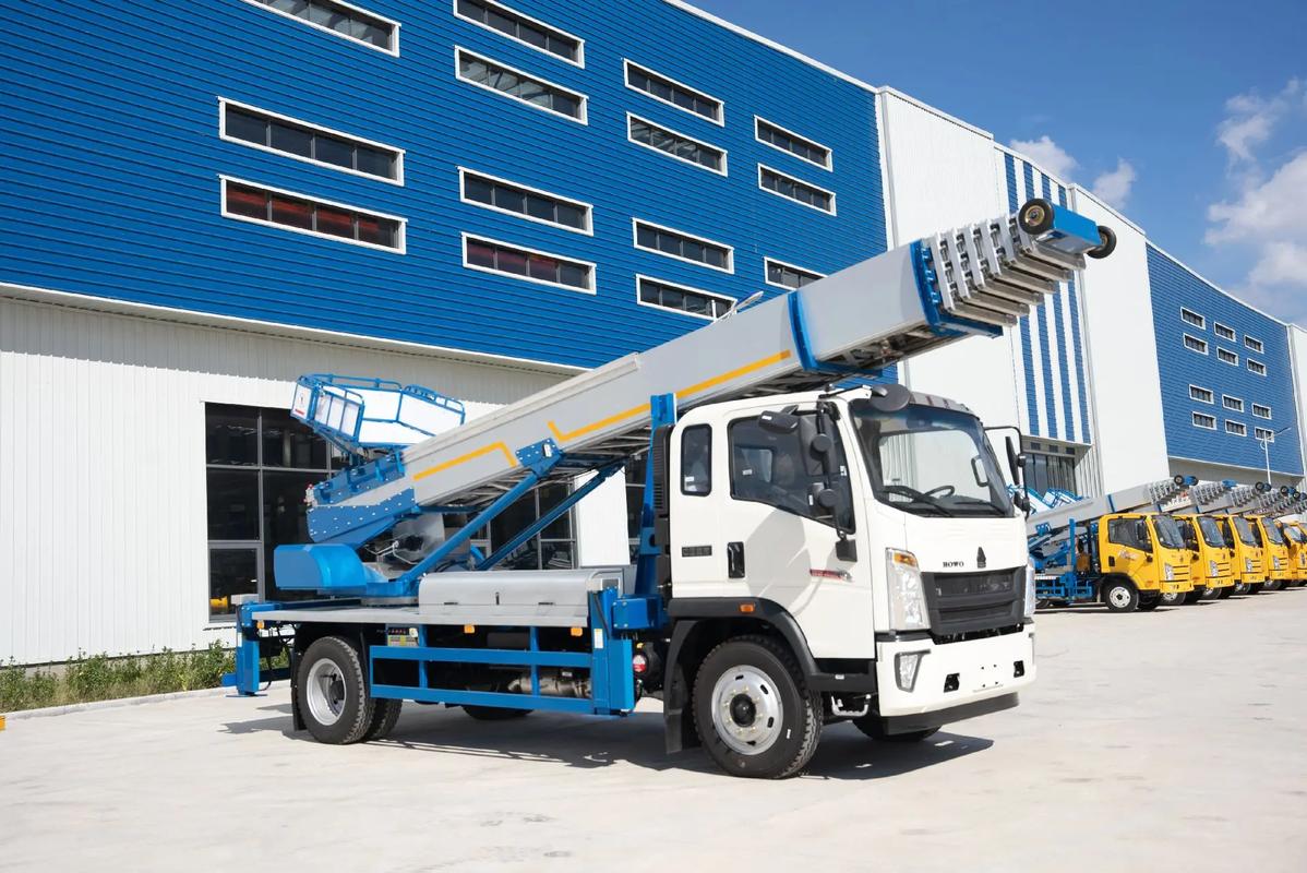 安新县出租云梯车高空作业车 建筑垃圾搬运